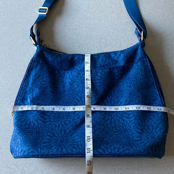 Baggallini Crossbody w/Side Zip Pockets to hold Large Phones or Conceal & Carry - Picture 10 of 16